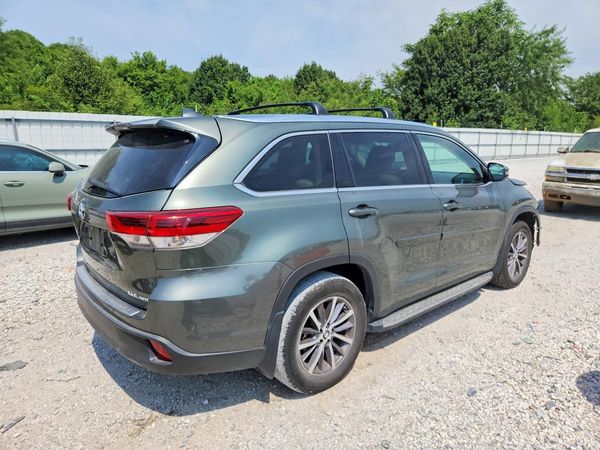 2017 TOYOTA HIGHLANDER SE/XLE