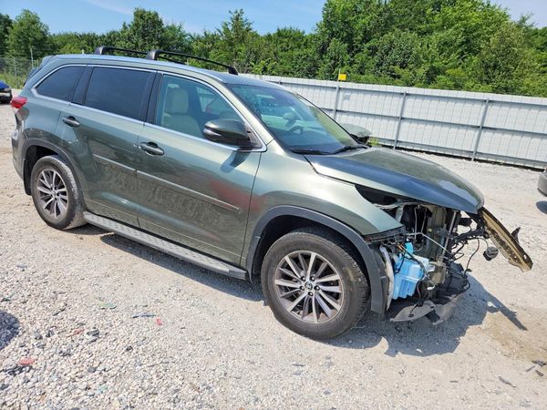 2017 TOYOTA HIGHLANDER SE/XLE