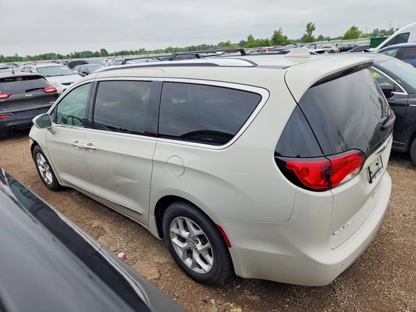 2017 CHRYSLER PACIFICA Touring L Plus