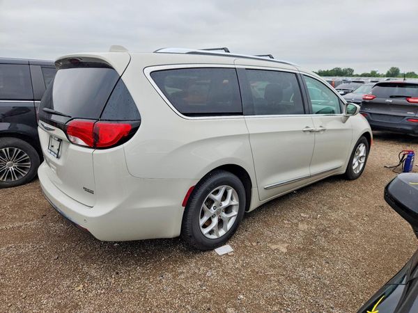 2017 CHRYSLER PACIFICA Touring L Plus