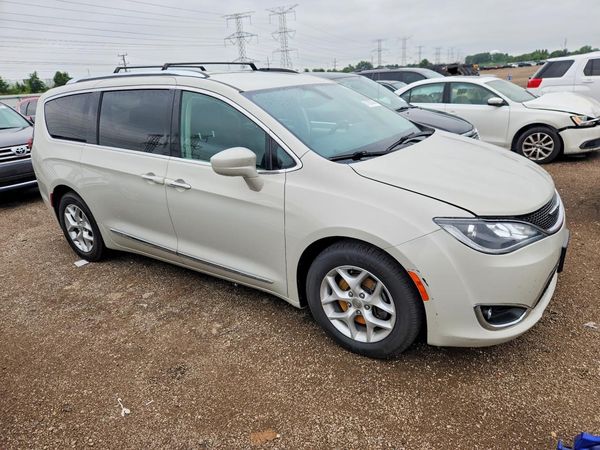 2017 CHRYSLER PACIFICA Touring L Plus