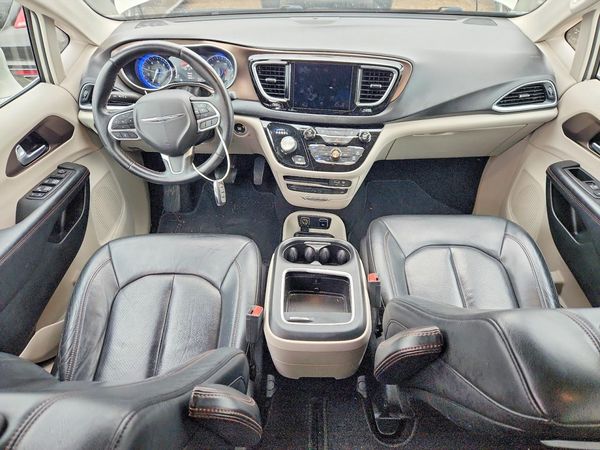 2017 CHRYSLER PACIFICA Touring L Plus