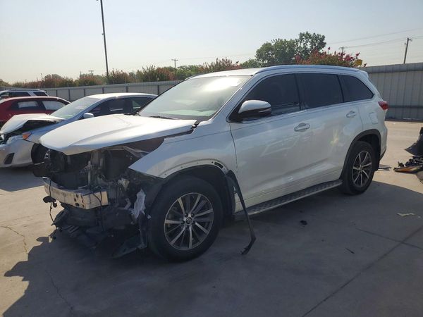 2017 TOYOTA HIGHLANDER SE/XLE