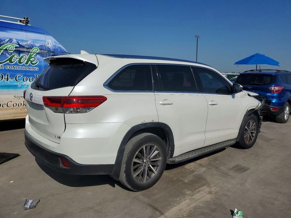 2017 TOYOTA HIGHLANDER SE/XLE