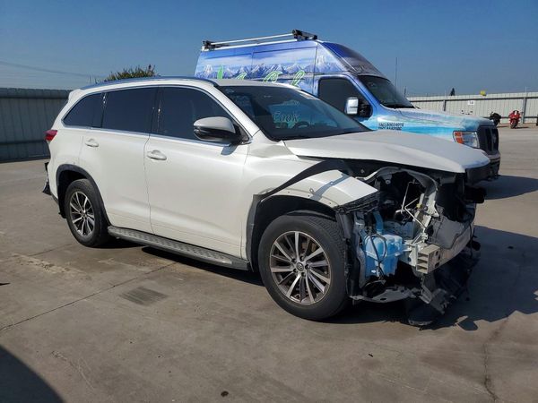 2017 TOYOTA HIGHLANDER SE/XLE