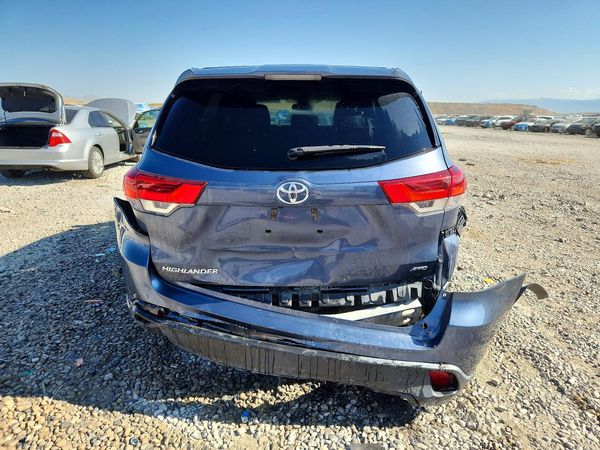 2019 TOYOTA HIGHLANDER LE/LE Plus
