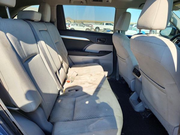 2019 TOYOTA HIGHLANDER LE/LE Plus