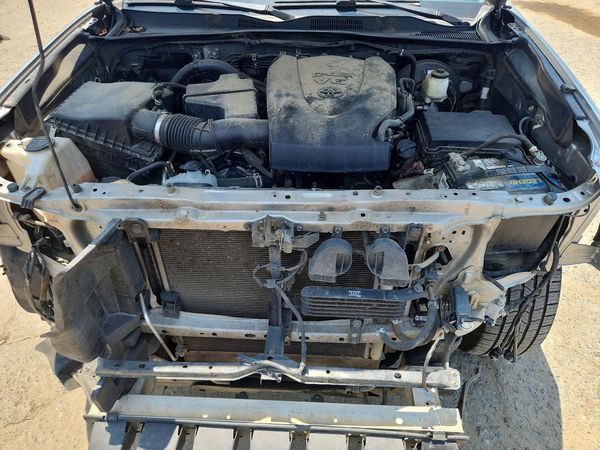 2016 TOYOTA TACOMA