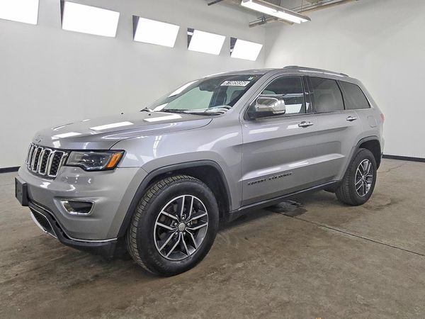 2018 JEEP GRAND CHEROKEE Limited — Front 3/4