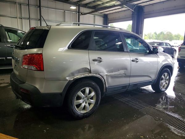 2013 KIA SORENTO Base / LX
