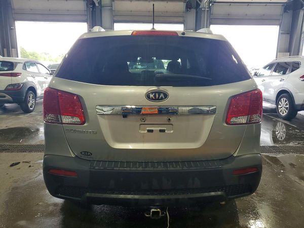 2013 KIA SORENTO Base / LX