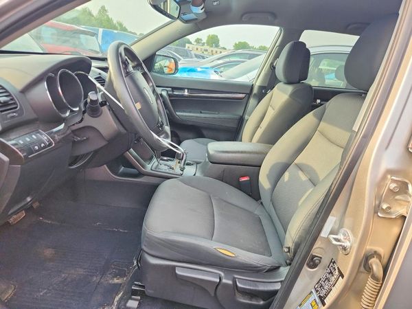 2013 KIA SORENTO Base / LX