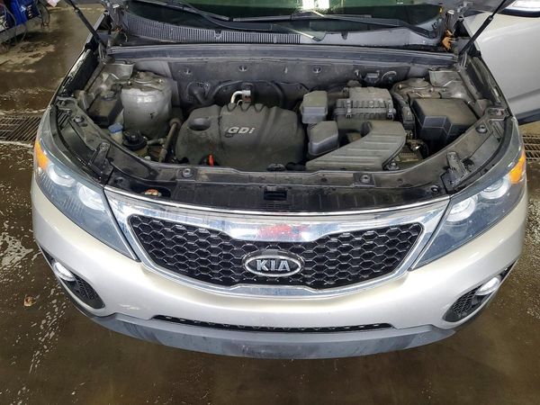 2013 KIA SORENTO Base / LX