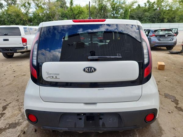 2018 KIA SOUL Base