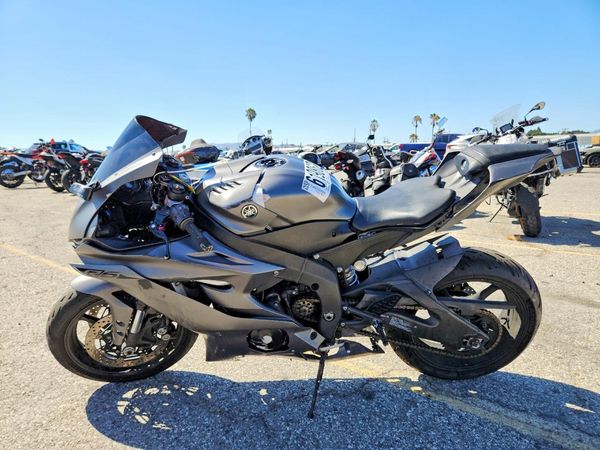 2018 YAMAHA YZFR6