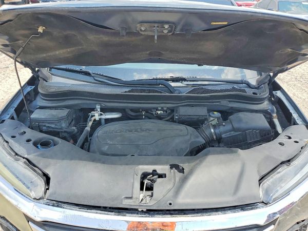 2016 HONDA PILOT EXL — Engine bay