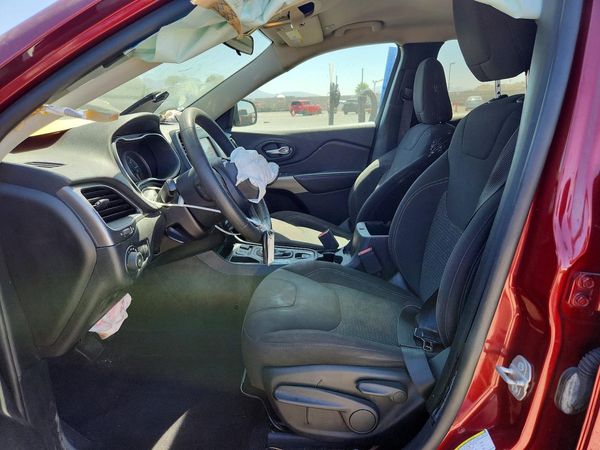 2019 JEEP CHEROKEE LATITUDE FWD