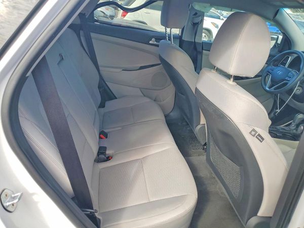 2019 HYUNDAI TUCSON SE