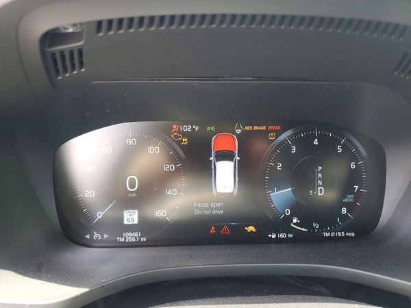 2020 VOLVO XC60