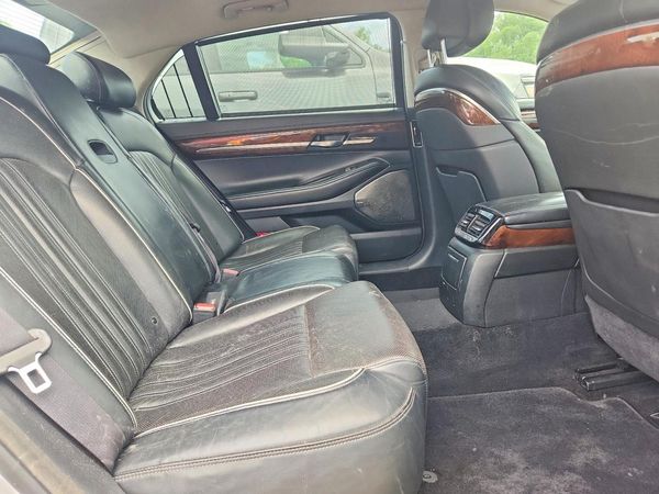 2017 GENESIS G90