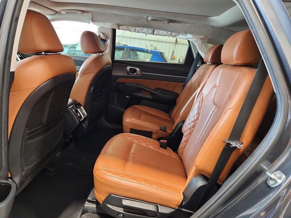 2021 KIA SORENTO SX, SXP
