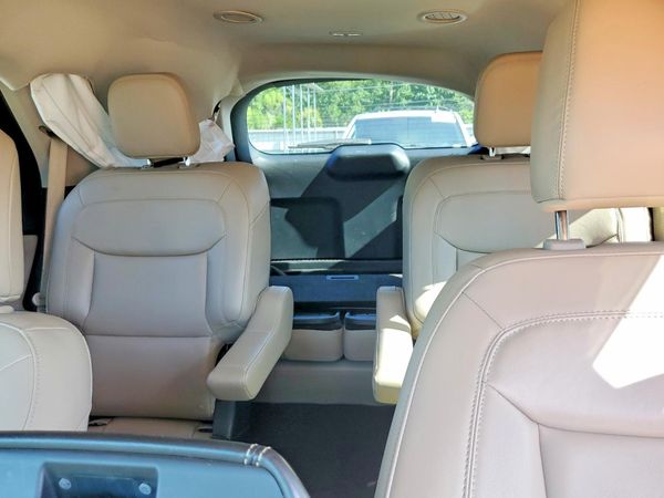 2012 TOYOTA CAMRY — SUVN