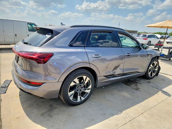 2021 AUDI E-TRON