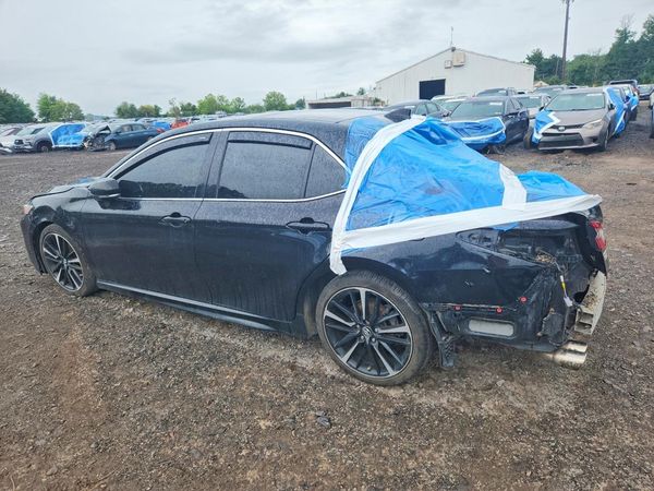 2018 TOYOTA CAMRY