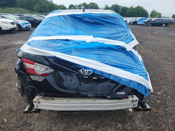 2018 TOYOTA CAMRY