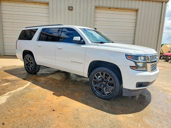 2015 CHEVROLET SUBURBAN LS — Passenger 3/4