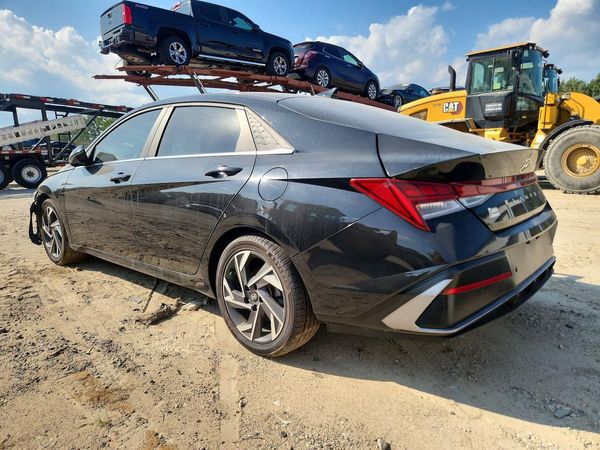 2024 HYUNDAI ELANTRA Limited