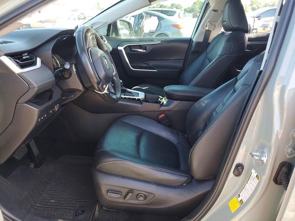 2021 TOYOTA RAV4 XLE Premium