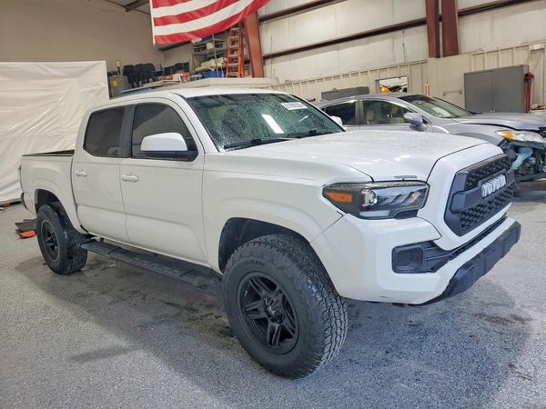 2017 TOYOTA TACOMA SR/SR5