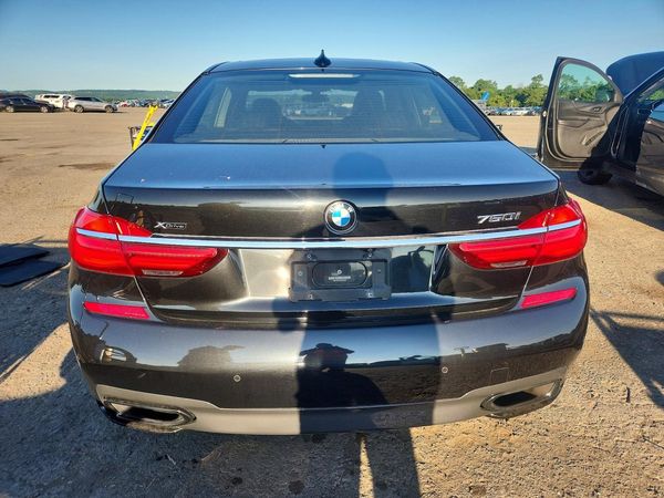 2016 BMW 750 xDrive