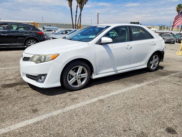 2014 TOYOTA CAMRY
