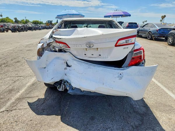2014 TOYOTA CAMRY