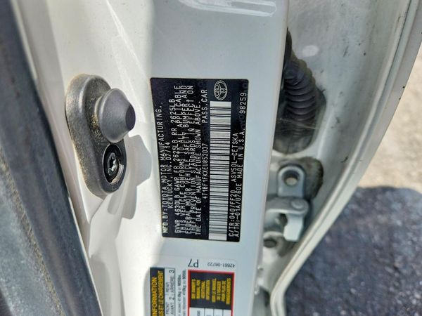 2014 TOYOTA CAMRY