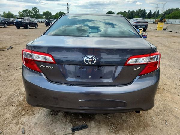 2014 TOYOTA CAMRY