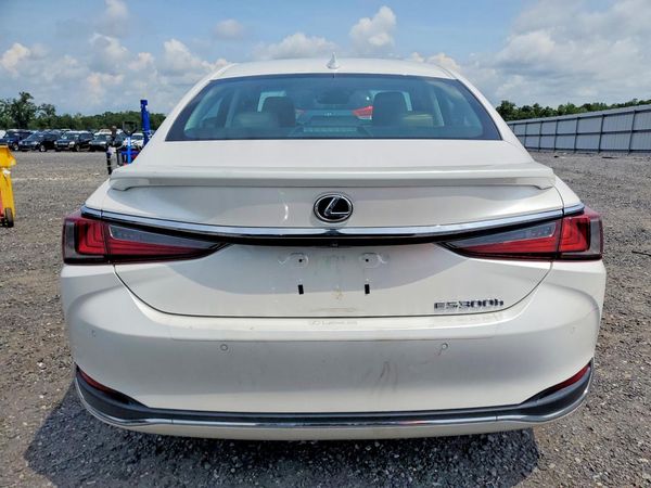 2020 LEXUS ES