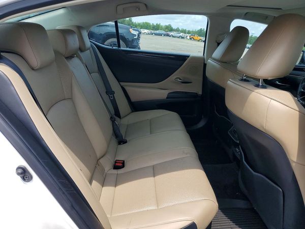 2020 LEXUS ES
