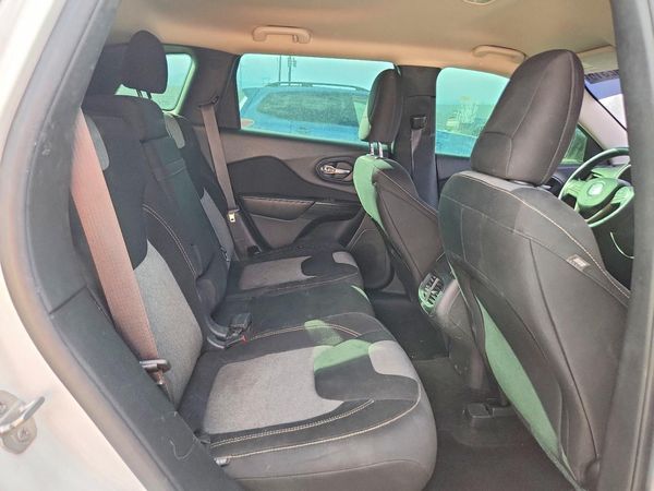 2015 JEEP CHEROKEE SPORT FWD