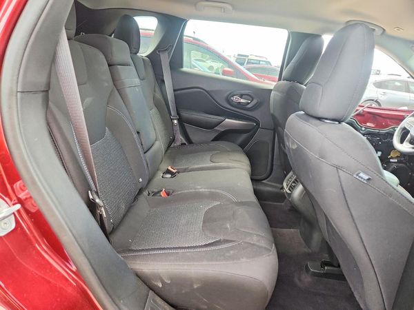 2019 JEEP CHEROKEE LATITUDE FWD