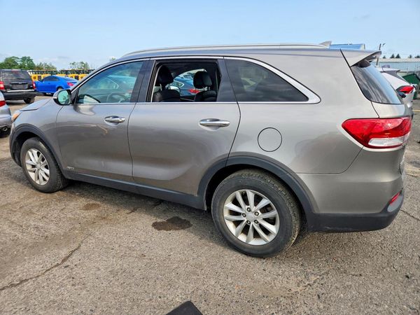 2016 KIA SORENTO L / LX