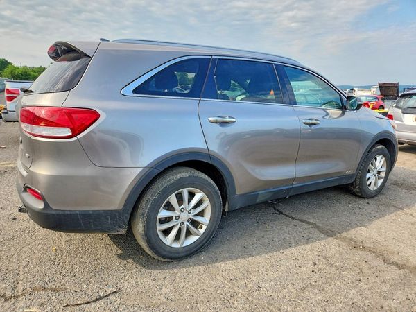 2016 KIA SORENTO L / LX