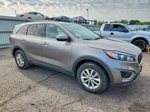 2016 KIA SORENTO L / LX