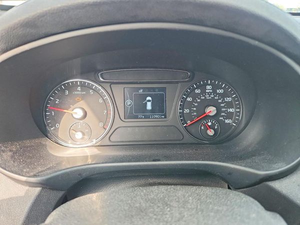 2016 KIA SORENTO L / LX