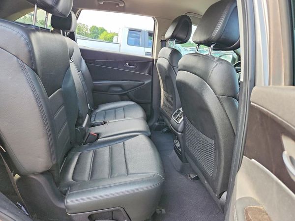 2016 KIA SORENTO L / LX