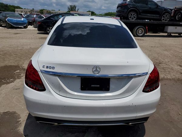 2016 MERCEDES-BENZ C C300