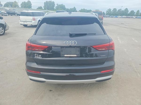 2021 AUDI Q3 quattro Premium