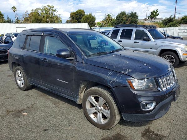 2015 JEEP COMPASS Latitude — Passenger 3/4